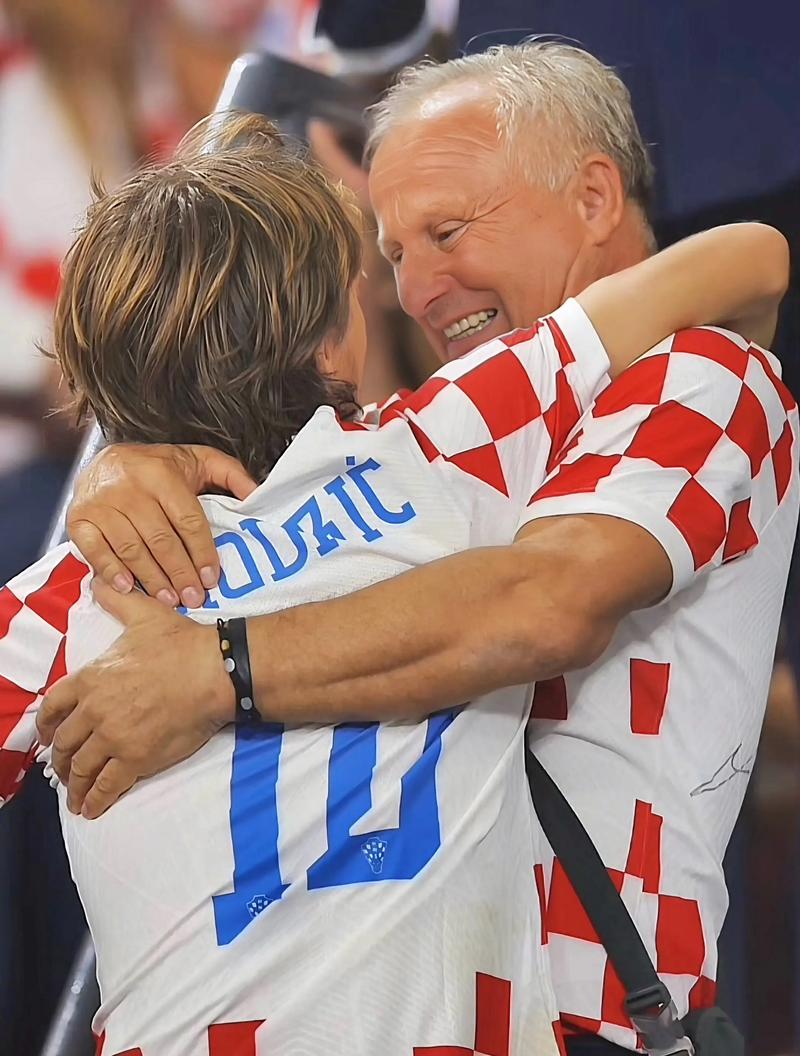 马卡：佩德里没有受伤，如无意外下轮可出战贝蒂斯