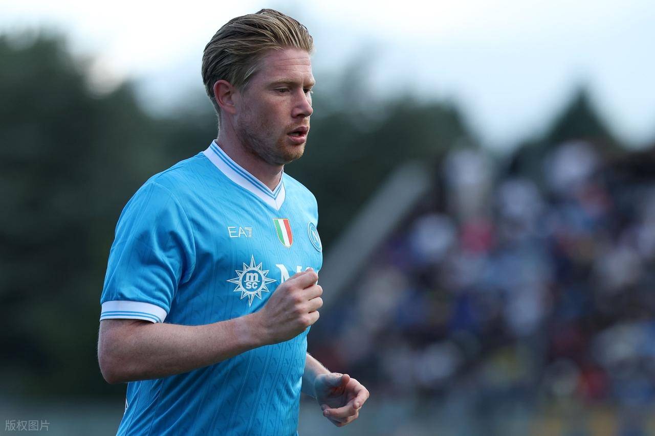 高二少女篮球场上炸翻全场自述答案只有努力